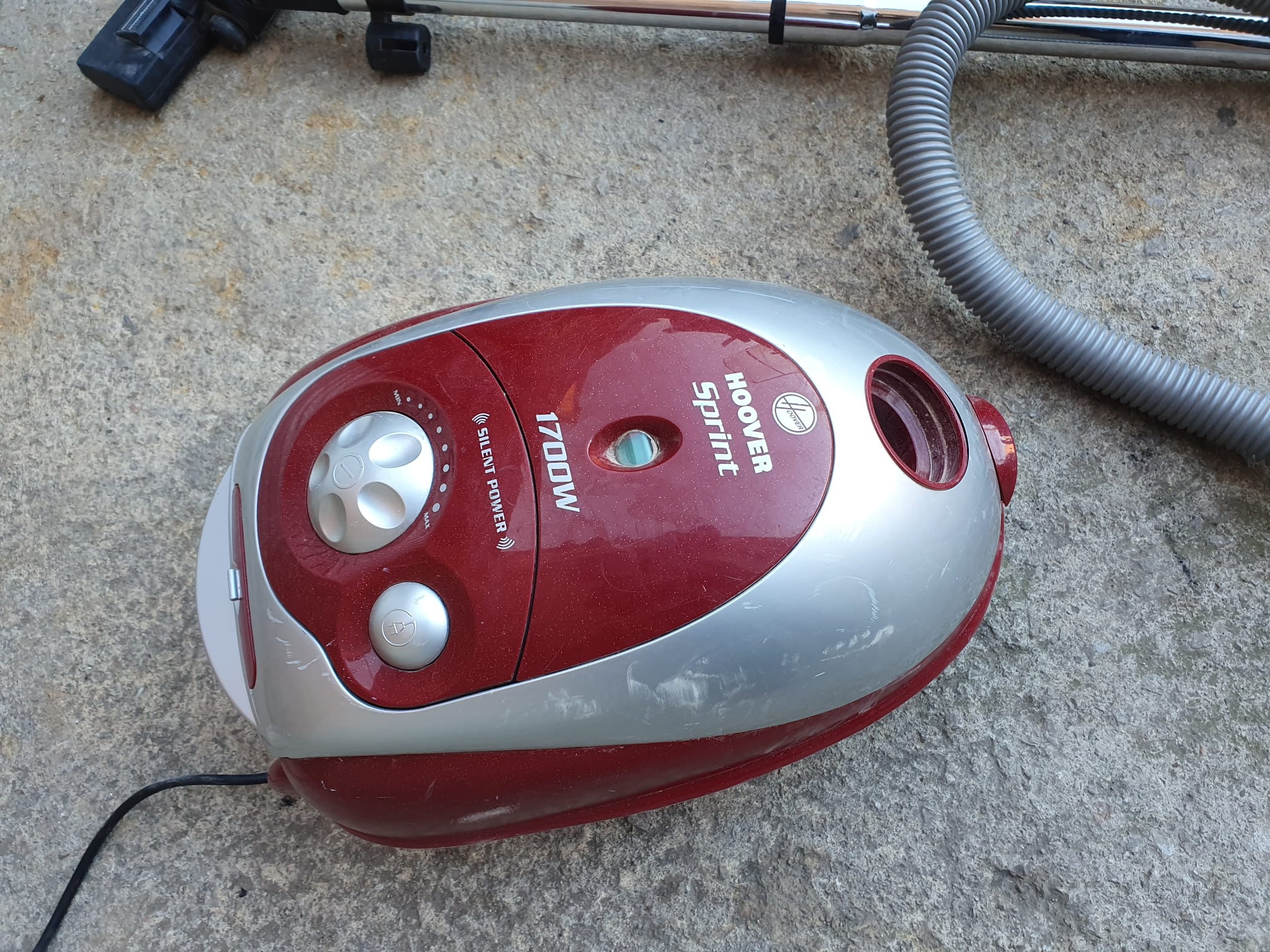 aspirador hoover 1700w 22x43x27 1u.